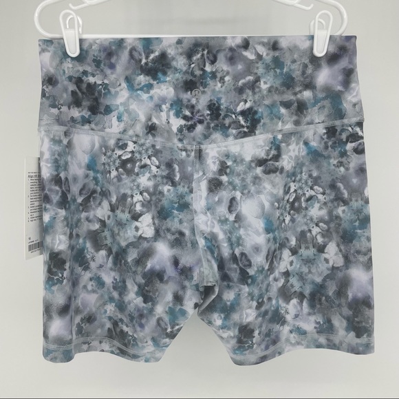 LULULEMON NWT ALIGN HIGH RISE SHORTS 8” IN KALEIDOSCOPE MULTI PRINT 16 18 20 - Picture 5 of 8